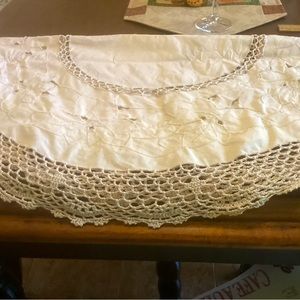 Crochet small round tablecloth